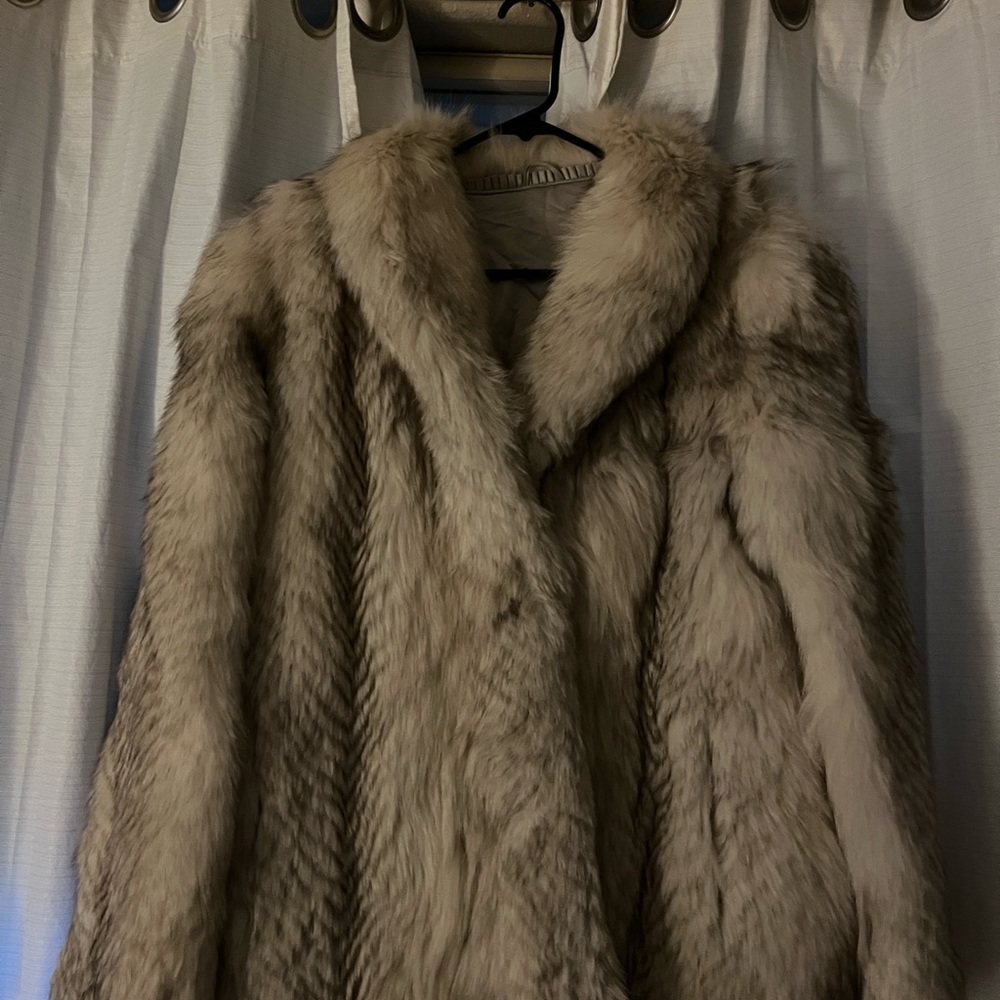 Saga Furs Natural Fox Fur Coat M/10 - Picture 16 of 16